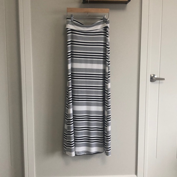 Striped Maxi Skirt 🖤 - Picture 3 of 3